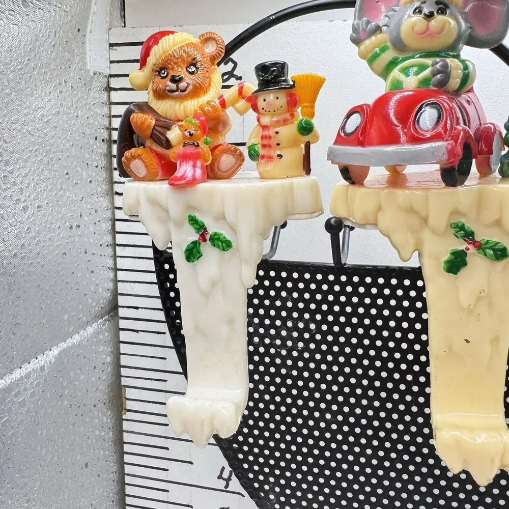Four Plastic Resin Stocking‎ Hangers Vintage New Designs Inc Christmas Vintage